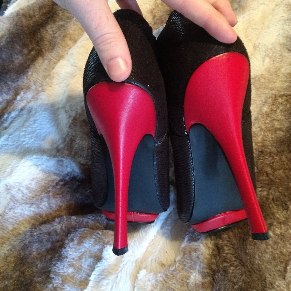 Brand new Alma booties - Picture 7 of 8